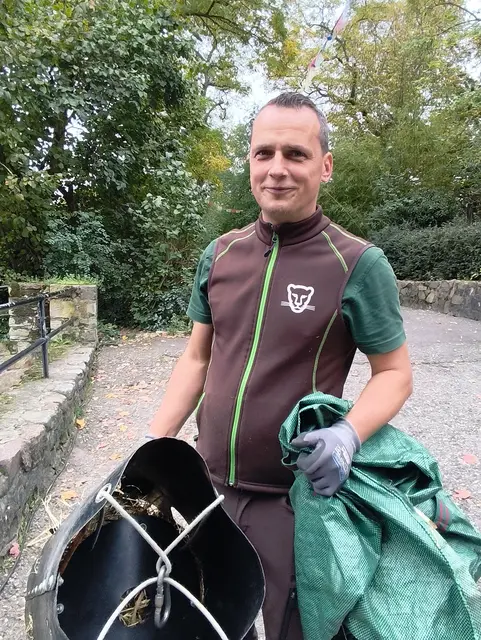 Herr Neumann, Chef der Truppe