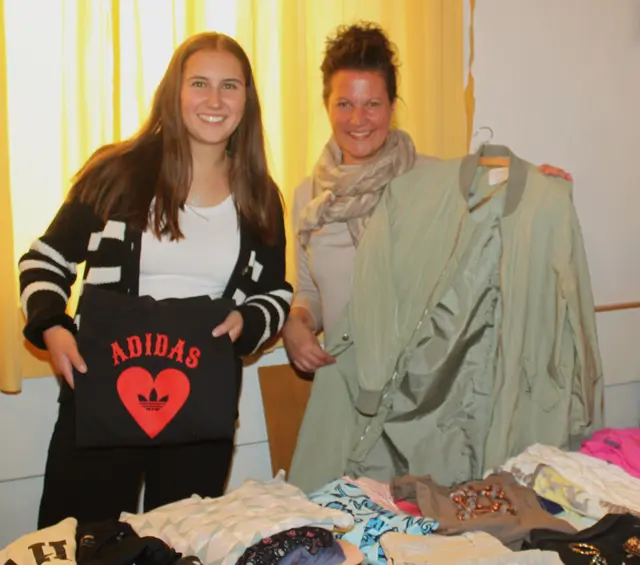 Die Besucher des Curvy-Flohmarktes in der Herbertshofner Turnhalle erwartet ein reichhaltiges Kaufangebot. | Foto: Peter Heider