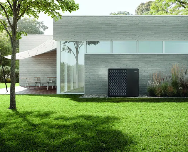 Wärmepumpen für wohlige Wärme – auch an sehr kalten Tagen: Die Modelle x-change dynamic pro S, M und L arbeiten hocheffizient und dank umweltfreundlichem Kältemittel besonders nachhaltig – geeignet für den Neubau und für Renovierungen.  | Foto: Kermi GmbH/akz-o