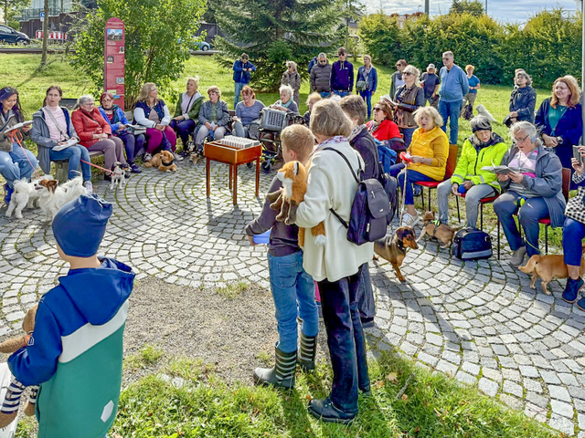 Tiersegnung 2025 bei der Wallfahrtskapelle Maria Alber | Foto: Pfarrei Heilig-Geist Augsburg-Hochzoll und Friedberg-West