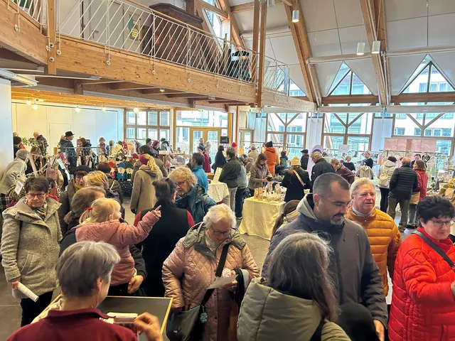 Das Festthema des 4. Friedberger Marktsonntags, „Drinnen“, findet im "Divano – Kaffee, Kunst &amp; Kulinarik" hinter der Stadtpfarrkirche im Zentrum von Friedberg statt. | Foto: Stadt Friedberg
