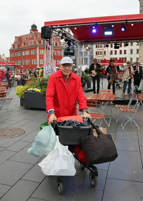 kam gerade vom Frisör