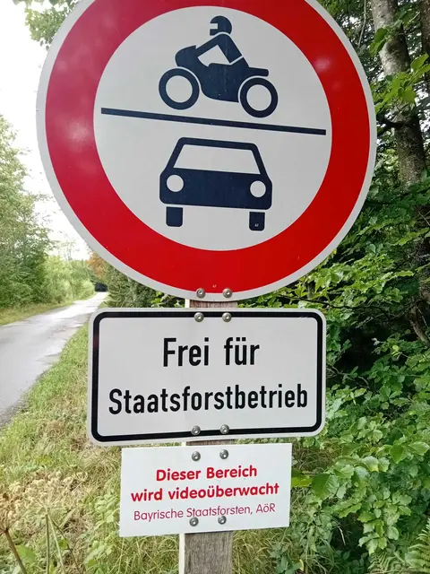 Da gehts rein in den Lerchenberg. | Foto: Uschi Böck