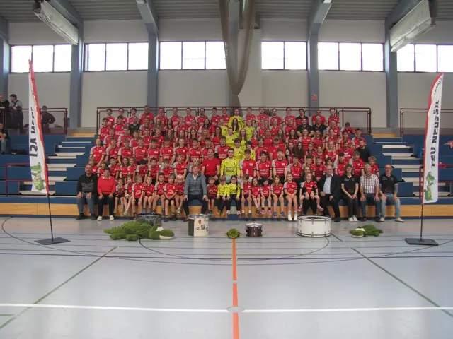 Das neue Familienfoto der Handballer 2025/26.