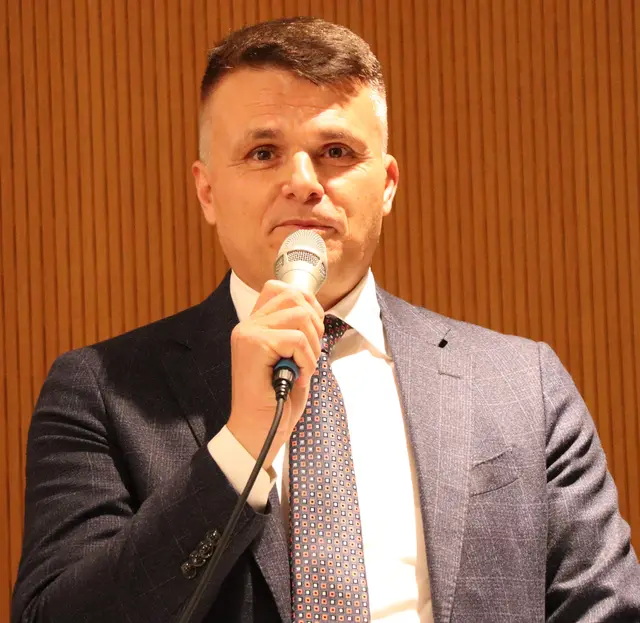 Autor Ilir Seferi  | Foto: Marianne Stenglein