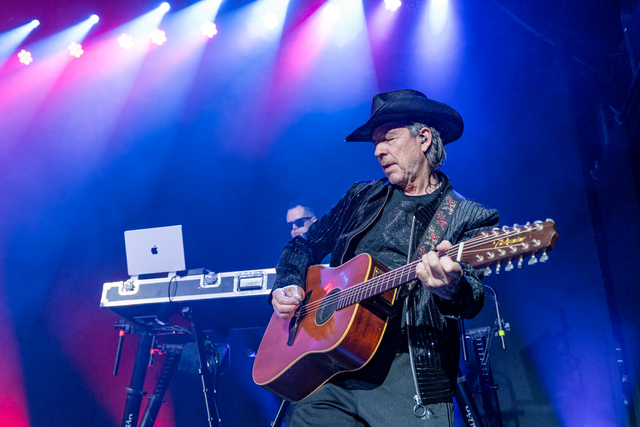 Howard Jones und seine Tour 2025 - Wir erlebten einen fantastischen Tourstart des 1980er Synth-Pop-Künstlers Howard Jones im Spectrum Club Augsburg | Foto: FSeventfoto