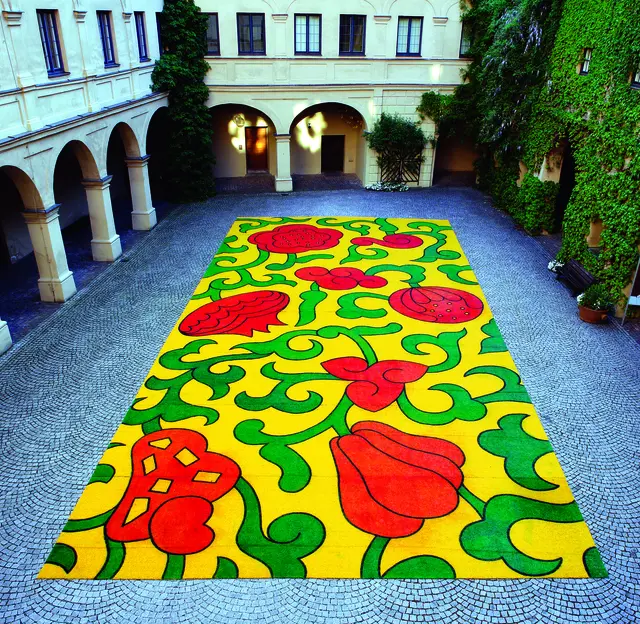 Thomas Weil, BLOOM IN, 2008, Wittelsbacher Schloss Friedberg | Foto: Wolfram Grzabka