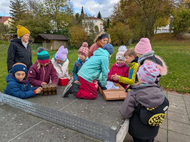 Zwischenhalt am Reisensburger Spielplatz. | Foto: Foto: Musikverein Reisensburg