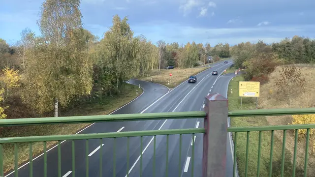 Die Westtangente wurde seinerzeit als moderne Umgehungsstraße gebaut, um den Verkehr von der Altstadt wegzuleiten. Von der Westtangente sind mehrere Stadtteile bequem zu erreichen. Foto: Helmut Kuzina