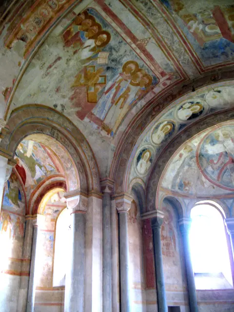 Hauptsächlich biblische Szenen stellen sie dar.