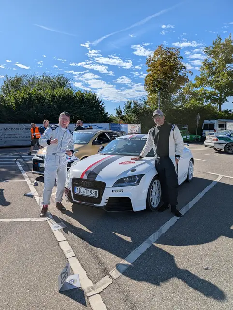 Hillreiner und Alzheimer mit ihrem TTRS Rallyefahrzeug | Foto: Stefan Hillreiner