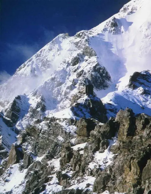 Wie gefährlich hochalpines Gelände sein kann, sollen die folgenden Fotos einer Ortlerbesteigung verdeutlichen. An der Payahütte, hoch über Sulden, beginnt das schwierige Gelände aus Fels und Eis. | Foto: Kurt Wolter