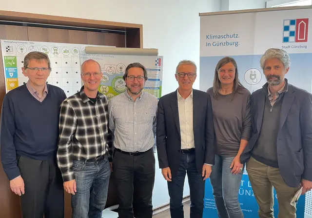 Günzburg erhält erstmalig den European Energy Award in Gold. Mitglieder der Stadtverwaltung haben die Zertifizierer von den deutlichen Fortschritten im Bereich Klimaschutz in der Großen Kreisstadt überzeugt. | Foto: Michael Lindner/ Stadt Günzburg
