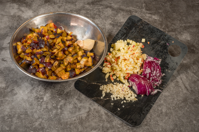 Sabinas Kochstudio: Zwetschgen-Ketchup | Foto: FSeventfoto