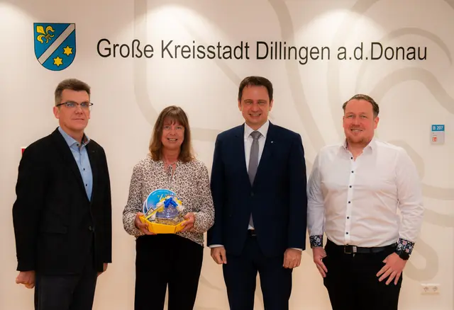 Im Bild (von links): Michael Bregel, Petra Gorhau, Oberbürgermeister Frank Kunz und Daniel Grimminger | Foto: Jan Koenen - Stadt Dillingen 