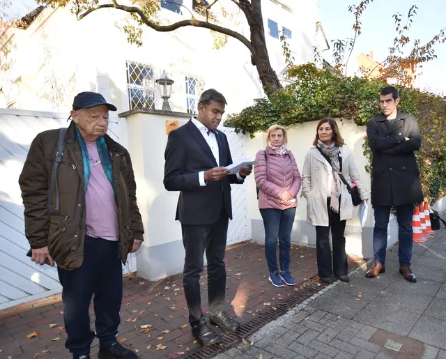 Verlegung des Stolpersteins für Dunia Schwarzmann