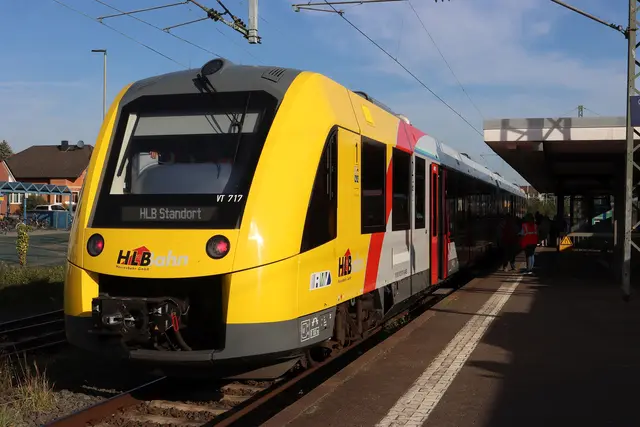 Mit dem LINT geht es zum HLB-Standorf in Butzbach.