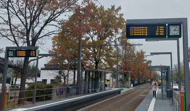 Hochbahnsteig Fahrzeiten