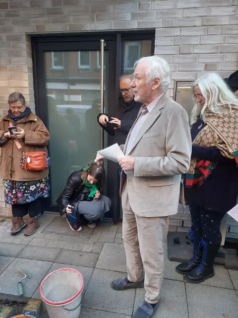Dierk Schäfer, Initiator der Verlegung.