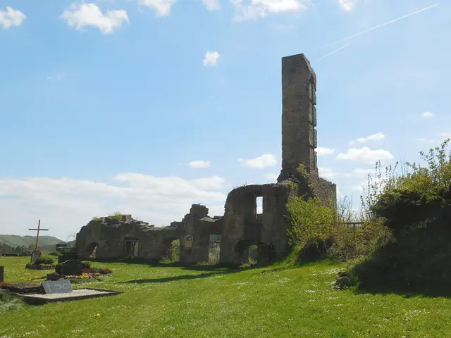 Die Klosterruine mit dem Friedhof von Ober-Werbe (05.05.2016). | Foto: M. A.