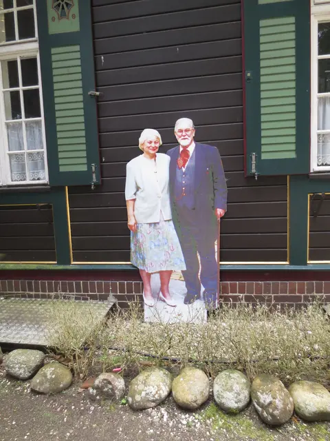 Man hatte das Ehepaar dort aufgestellt.