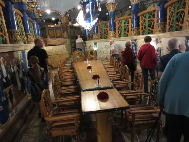 Im Schloss ,die lange Tafel.