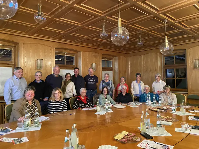Reger Austausch: Im Rathaus Haldenwang hat das Treffen der Seniorenbeauftragten des Landkreises Günzburg stattgefunden. | Foto: Landratsamt Günzburg