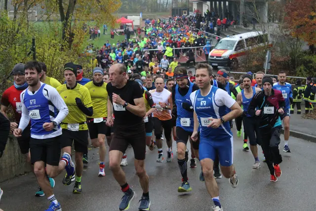 Start in Mönchsdeggingen - die Führenden sind schon durch