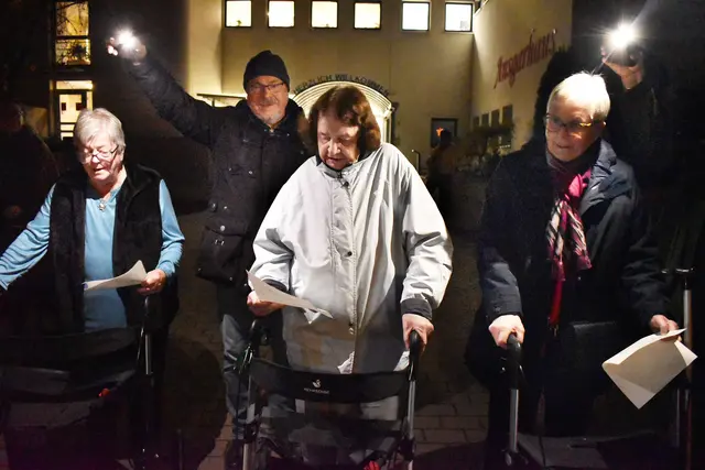 Gemeinsames Singen mit den Senioren vom Ansgarhaus