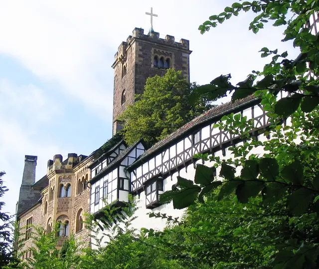 Ein Ort der Mystik ist auch die Wartburg über Eisenach, die wohl bedeutendste aller deutschen Burgen. | Foto: Kurt Wolter