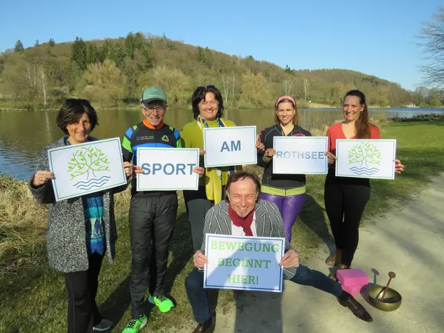 Allen Trainerinnen und Trainern herzlichen Dank: (von links) Irene von Guilleaume, Karl Sendlinger, Carola Mück,  Margit Holland und Larissa Hegele, vorne: Bürgermeister Bernhard Uhl (auf dem Foto fehlen Edith Graf und Rolf Kropka) | Foto: Markt Zusmarshausen