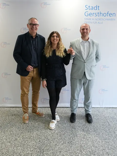 Michael Wörle freute sich über den Besuch des neuen Prinzenpaares Prinzessin Selina I. und Prinz Matthias II. | Foto: Stadt Gersthofen – Kai Schwarz