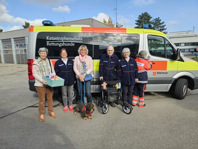 Auch die Malteser Mitarbeiter:innen sind davon überzeugt, dass die gehäkelten Bären für ihre kleinen Patienten etwas Trost spenden können. | Foto: Angelika Koch