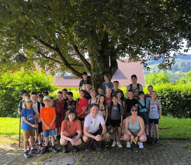 Für alle Jugendmannschaften ging es im Sommer auf die Vereinshütte nach Wiederhofen.