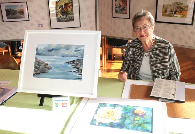 Margot Renners Bilder  wurden von den Ausstellungsgästen immer wieder bewundert und bestaunt. | Foto: Peter Heider