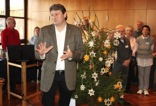 Bürgermeister Michael Higl eröffnete die 39. Ausstellung der Meitinger Hobbyfreunde. | Foto: Peter Heider