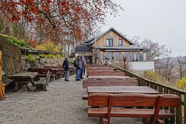 Außenbereich der Waldgaststätte Rabenklippe