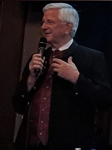 Altlandrat und Landesvorsitzender des Bundes der Vertriebenen (BdV) Dr. h.c. Christian Knauer am Vortragsabend beim Heimatverein Friedberg.