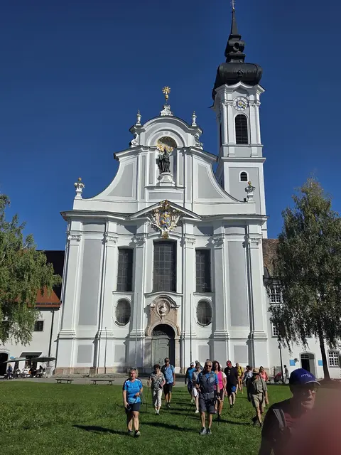 Die Sommerwanderung der Abteilung Alpin führte im September 2025 von Dießen über den wildromantischen Schacky-Park bis zur Schatzbergalm.