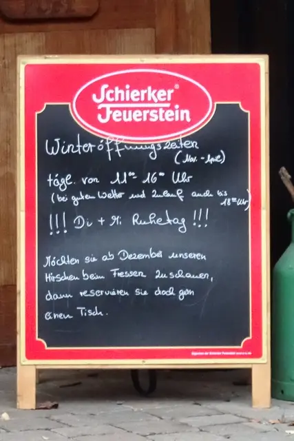 Hinweis auf die Hirschfütterung im Dezember am Molkenhaus