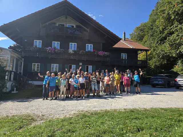 Die Sommerwanderung der Abteilung Alpin führte im September 2025 von Dießen über den wildromantischen Schacky-Park bis zur Schatzbergalm.