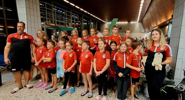 Glückliche Kinder und ein zufriedenes Trainer-Team.