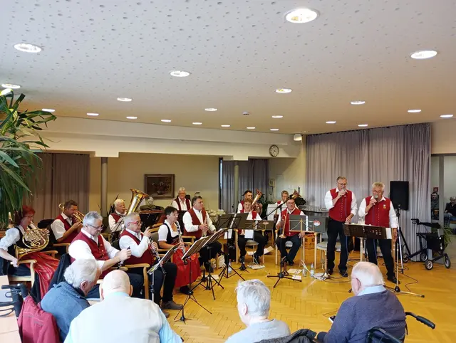 Die "Oldies" der SGL-Kapelle begeistern im Meitinger Johannesheim | Foto: Manuel Schaffer
