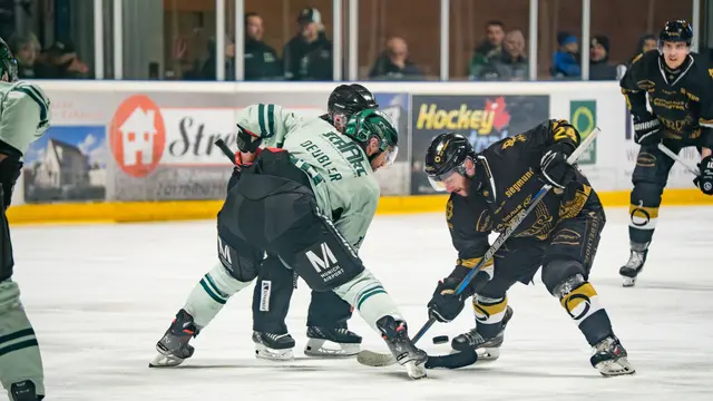Das letztjährige Finale gegen Erding wurde erst im letzten Spiel nach Verlängerung durch Sudden Death entschieden (Dennis Tausend in schwarz) | Foto: Dietmar Ziegler