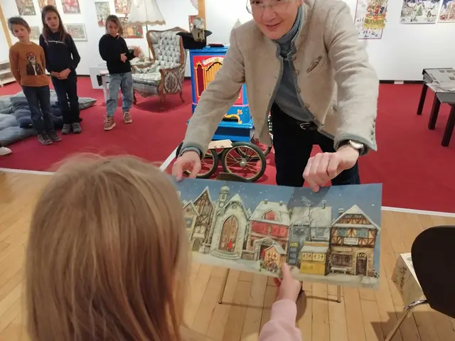 „Winterzeit und Türchenzauber“ ist für Jung &amp; Alt ein Erlebnis. Die Geheimnisse hinter den Türchen werden mit Spannung ergründet. | Foto: Sarah Palme-Triendl