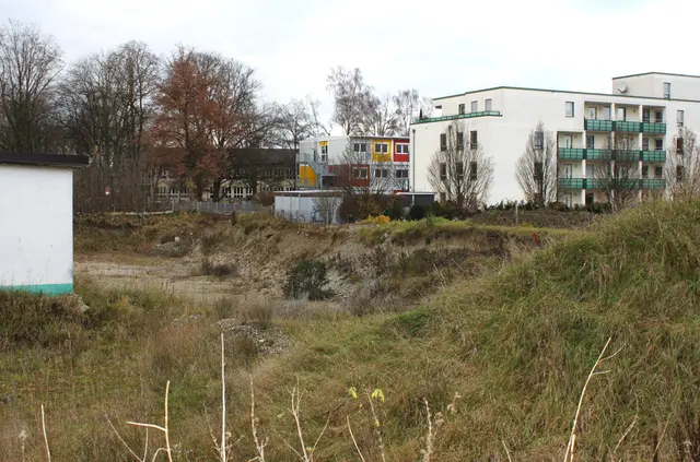 An der Donauwörther werden drei Gebäude mit 28 Wohneinheiten gebaut. | Foto: Peter Heider