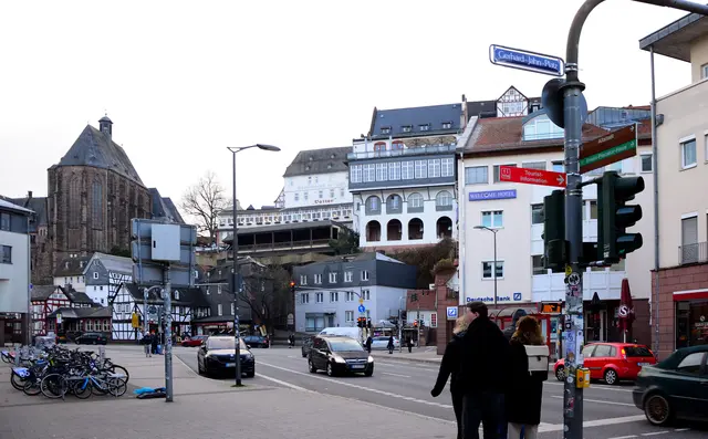 Blick auf die Universitätskirche und das Café Vetter.