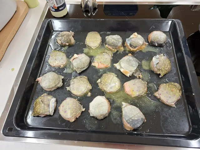 Da bekommt man ja schon vom Hinschauen Apetitt. Saiblingsfilets in Butter gebraten. | Foto: otto Killensberger
