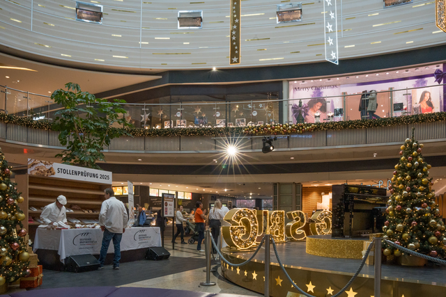 Stollenprüfung 2025 der Augsburger Innungsbäcker in der Augsburger City-Galerie durch das Deutsche Brotinstitut e.V. | Foto: FSeventfoto