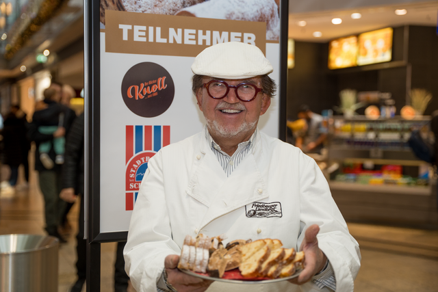 Stollenprüfung 2025 der Augsburger Innungsbäcker in der Augsburger City-Galerie durch das Deutsche Brotinstitut e.V. | Foto: FSeventfoto